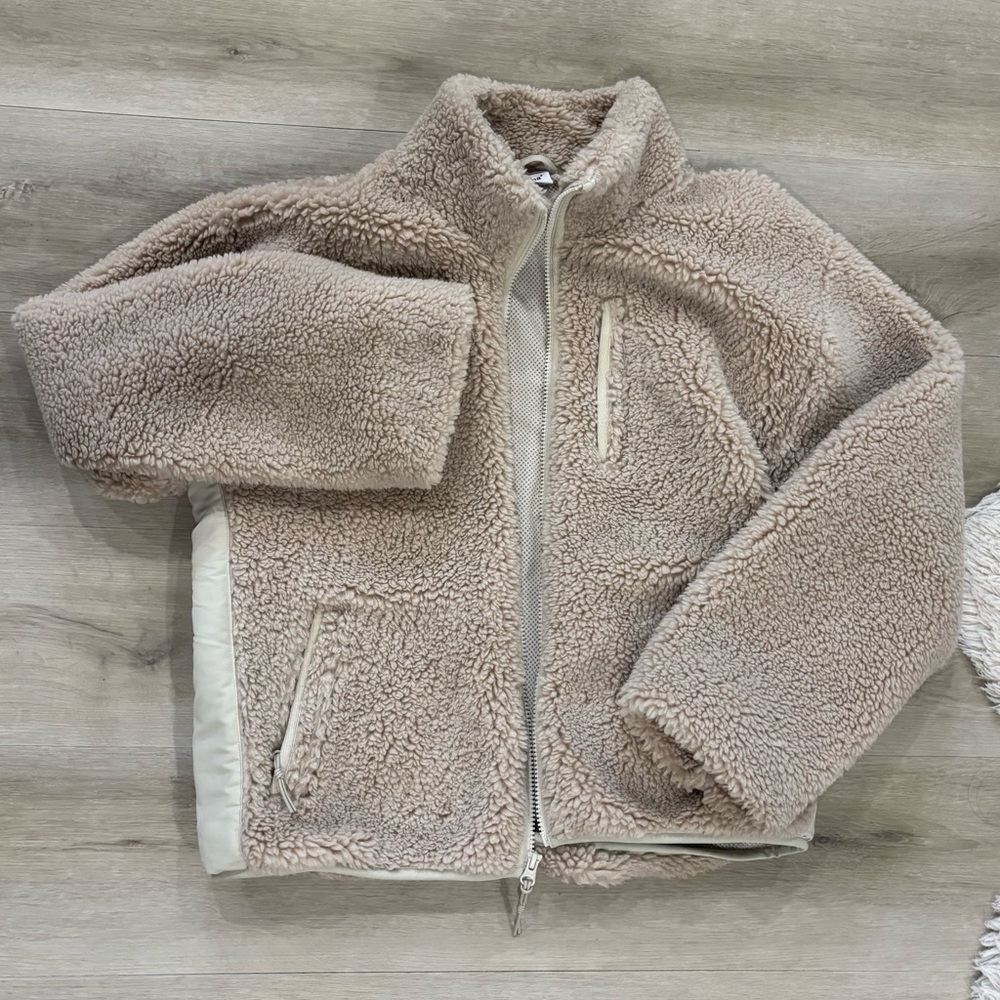 TNA (ARITZIA) SHERPA JACKET